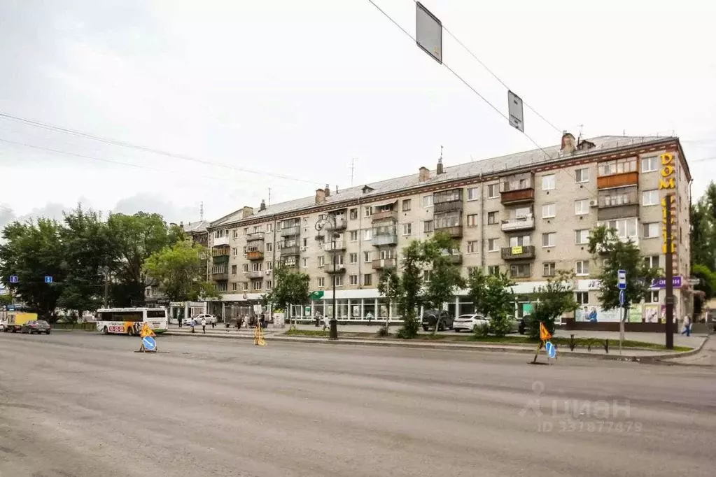 2-к кв. Тюменская область, Тюмень ул. Республики, 146 (42.2 м) - Фото 1