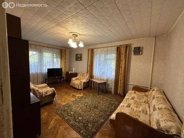 3-комнатная квартира: Калининград, улица Дмитрия Донского, 3А (72 м) - Фото 0