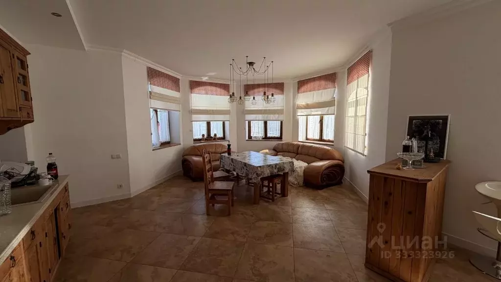 Дом в Саратовская область, с. Усть-Курдюм ул. Соколиная, 17 (100 м) - Фото 2