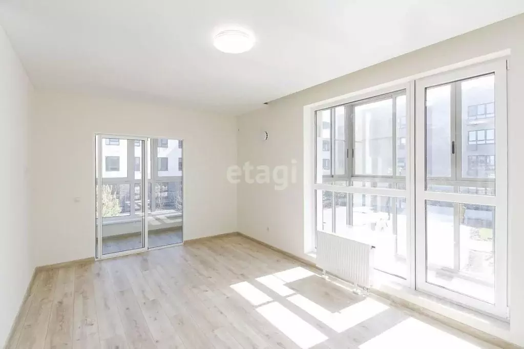 2-к кв. Тюменская область, Тюмень ул. Василия Шамова, 8 (58.3 м) - Фото 1