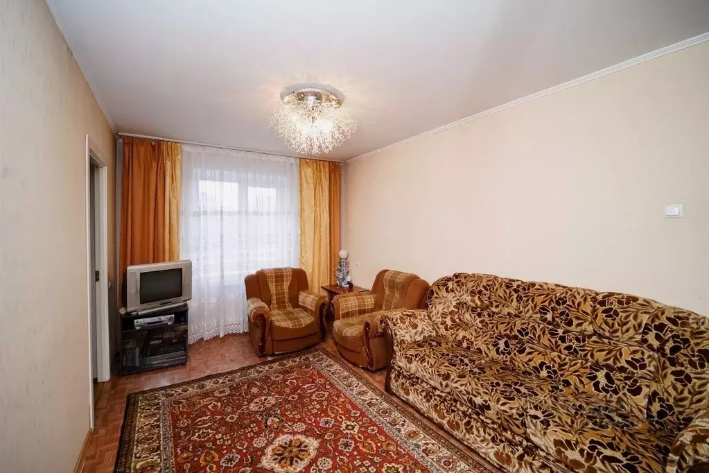 3-к кв. Омская область, Омск ул. Труда, 10 (49.8 м) - Фото 2