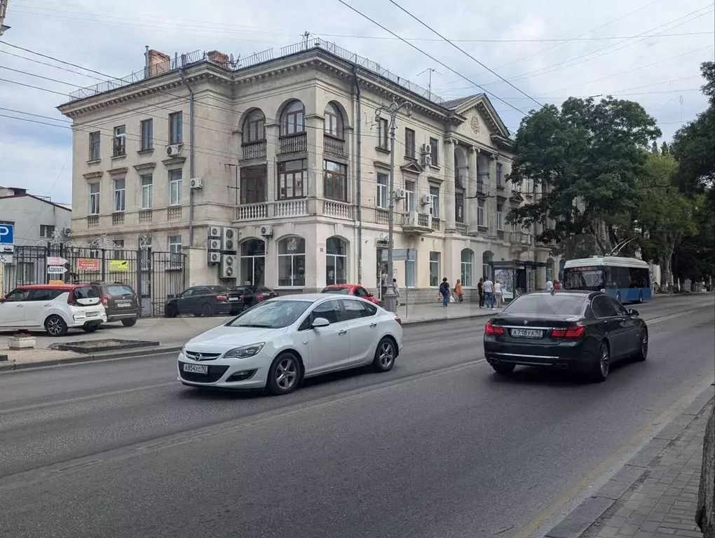 3-к. квартира, 70 м, 3/3 эт. - Фото 1