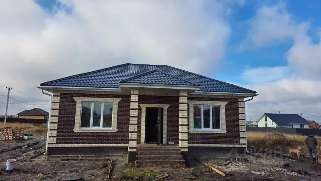 Дом в Курская область, Курский район, Новопоселеновский сельсовет, д. ... - Фото 1