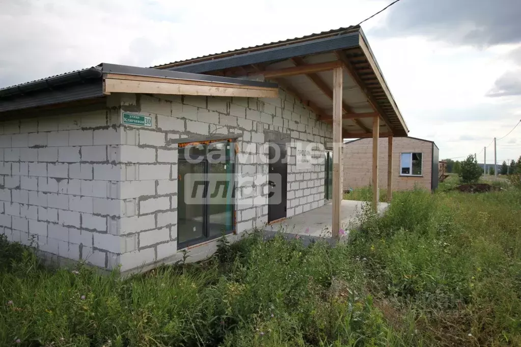 Дом в Челябинская область, Сосновский район, Кременкульское с/пос, с. ... - Фото 0