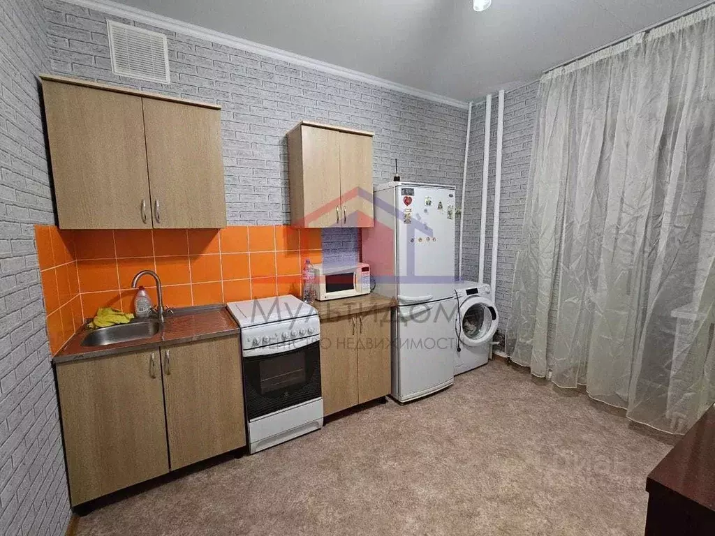 1-к кв. Белгородская область, Губкин Севастопольская ул., 109 (40.0 м) - Фото 1