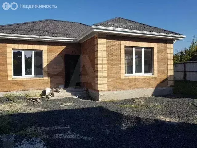Дом в Батайск, улица Клары Цеткин (100 м) - Фото 0