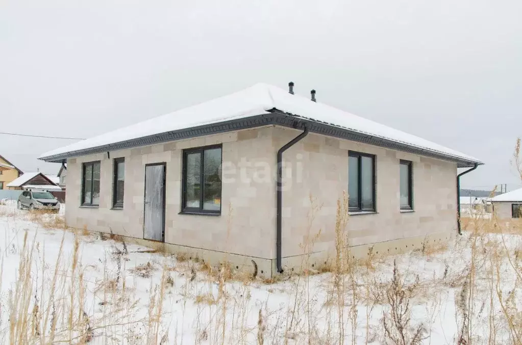 Дом в Пермский край, д. Устиново  (120 м) - Фото 1