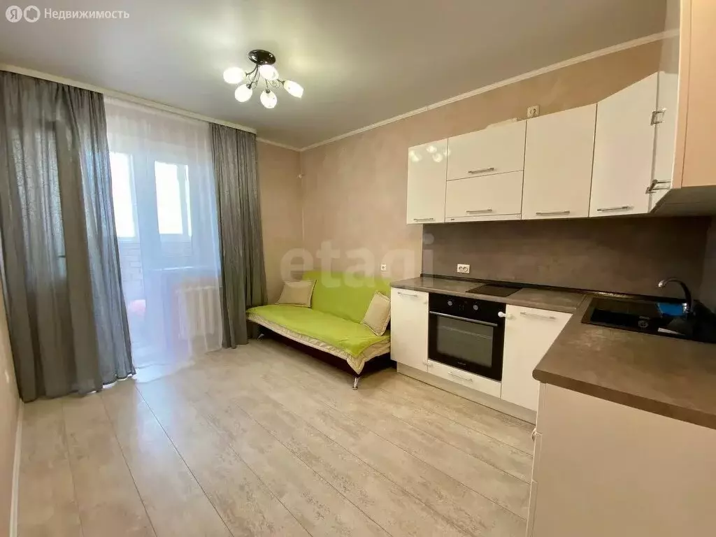 1-комнатная квартира: Тюмень, улица Станислава Карнацевича, 4 (40 м) - Фото 0