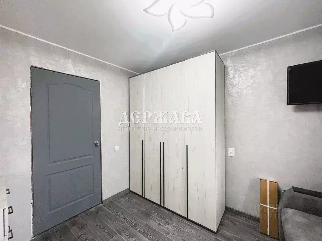 3-к кв. Белгородская область, Старый Оскол Революционная ул., 48 (59.6 ... - Фото 1