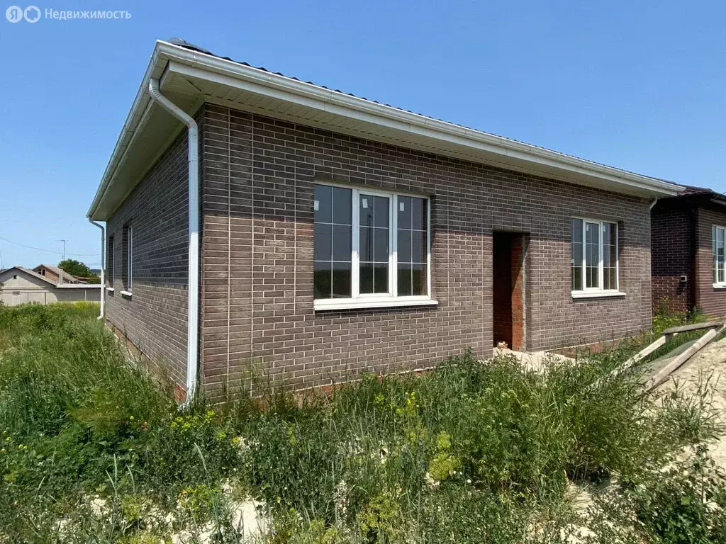 Дом в село Большие Салы, улица Танкистов, 12 (105 м) - Фото 0