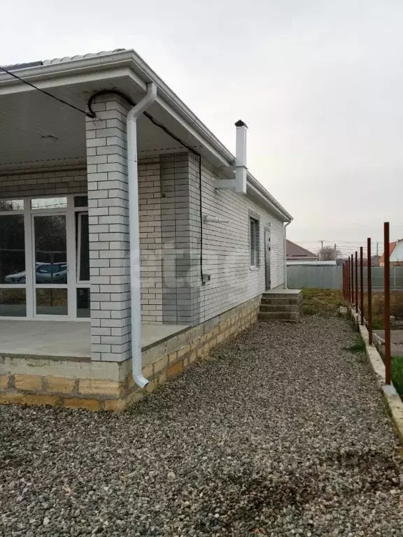 Дом в Ставропольский край, Михайловск Шпаковский район, Тополиная ул. ... - Фото 0