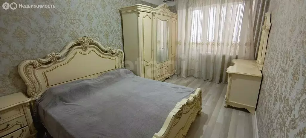 3-комнатная квартира: Махачкала, Красноярская улица, 12к2 (100 м) - Фото 1