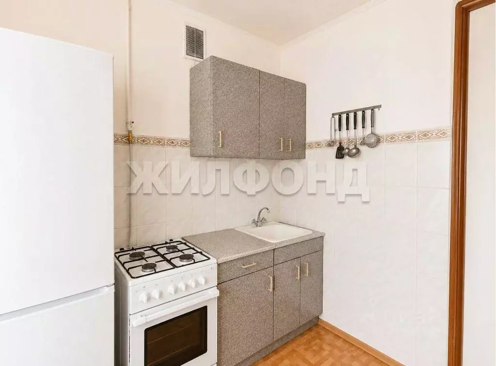 3-к кв. Алтайский край, Барнаул ул. Антона Петрова, 134 (48.0 м) - Фото 2
