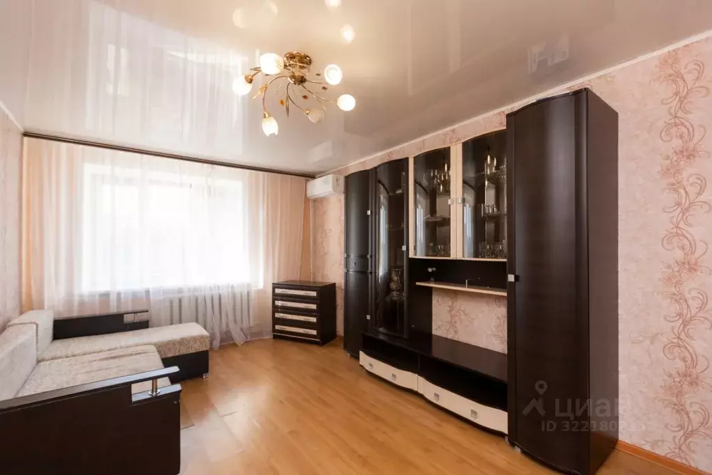 2-к кв. Оренбургская область, Оренбург ул. 60 лет Октября, 3/1 (46.3 ... - Фото 0