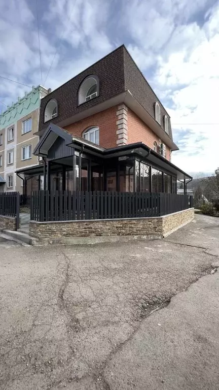 Коттедж в Алтайский край, Белокуриха Школьный пер., 3 (274 м) - Фото 0