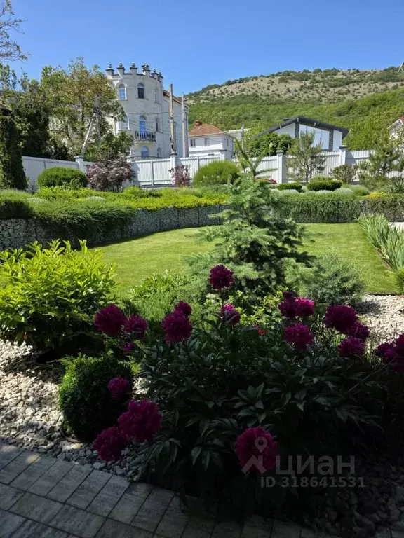 Дом в Севастополь с. Кизиловое, ул. Дачная, 127 (220 м) - Фото 1