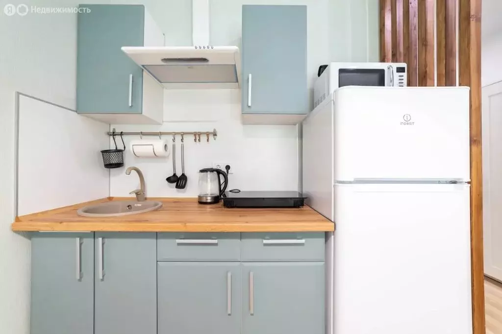 2-комнатная квартира: Сочи, микрорайон Мамайка, Загородная улица, 3/8 ... - Фото 1