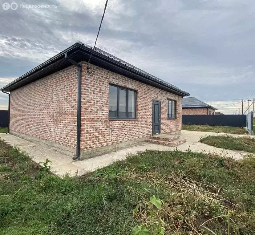 Дом в Ростов-на-Дону, Особенная улица (110 м) - Фото 1