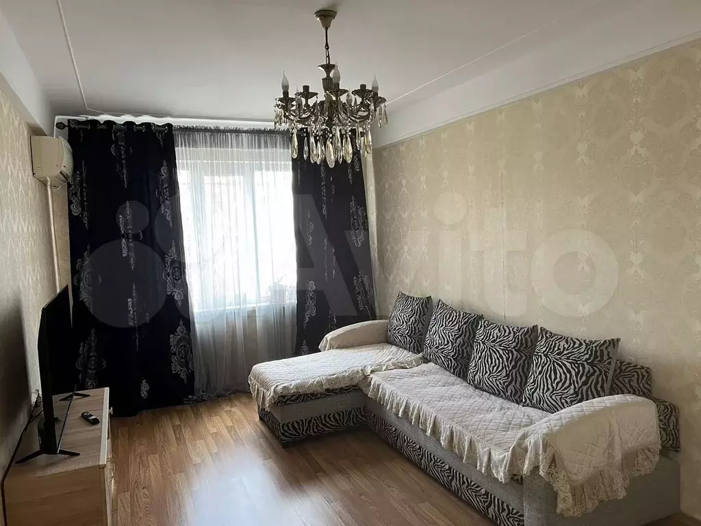 1-к. квартира, 42 м, 9/10 эт. - Фото 1