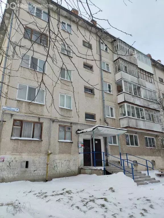 2-комнатная квартира: Верхний Тагил, улица Энтузиастов, 7 (43 м) - Фото 1