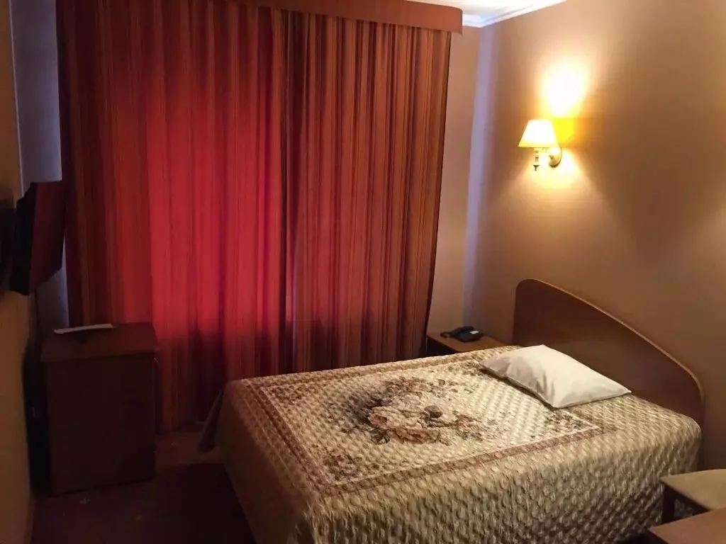 Комната Тульская область, Алексин ул. Болотова, 18 (10.0 м) - Фото 1