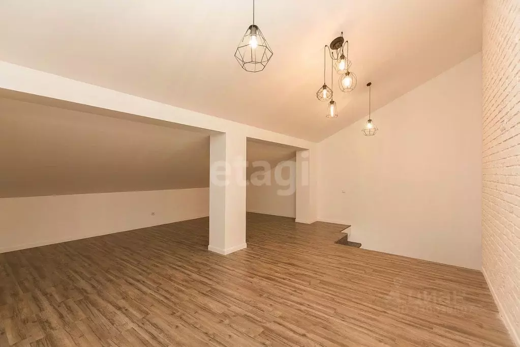 Таунхаус в Тюменская область, Тюмень ул. Алексея Рогожина (120 м) - Фото 1