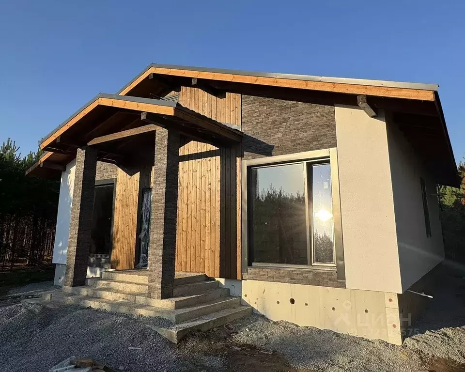 Дом в Свердловская область, Полевской муниципальный округ, с. ... - Фото 1