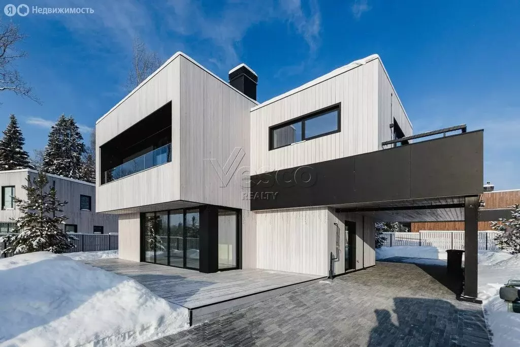 Дом в Одинцовский городской округ, посёлок Мозжинка (327 м) - Фото 1