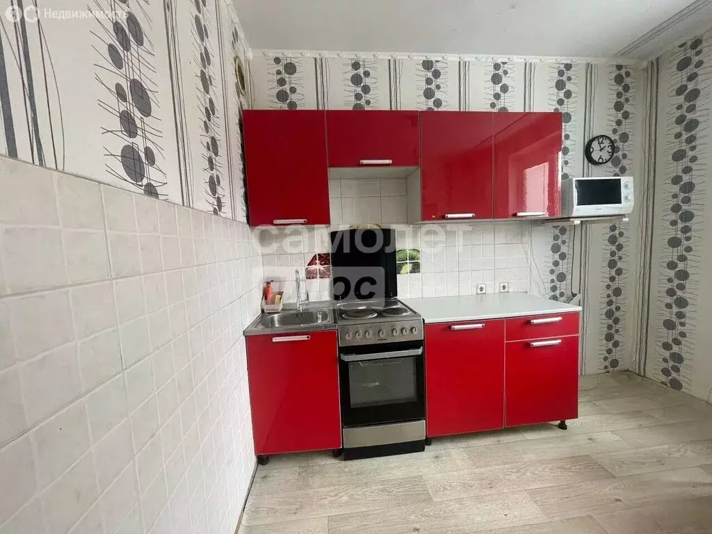 1-комнатная квартира: посёлок городского типа Октябрьский, улица 60 ... - Фото 1