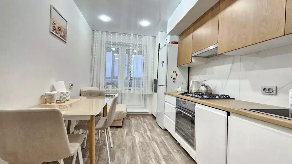 2-к кв. Чувашия, Чебоксары Ярмарочная ул., 17 (63.5 м) - Фото 1