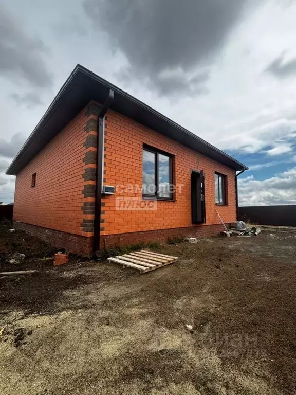 Дом в Краснодарский край, Выселки ст-ца ул. Кооперативная, 93 (100 м) - Фото 1