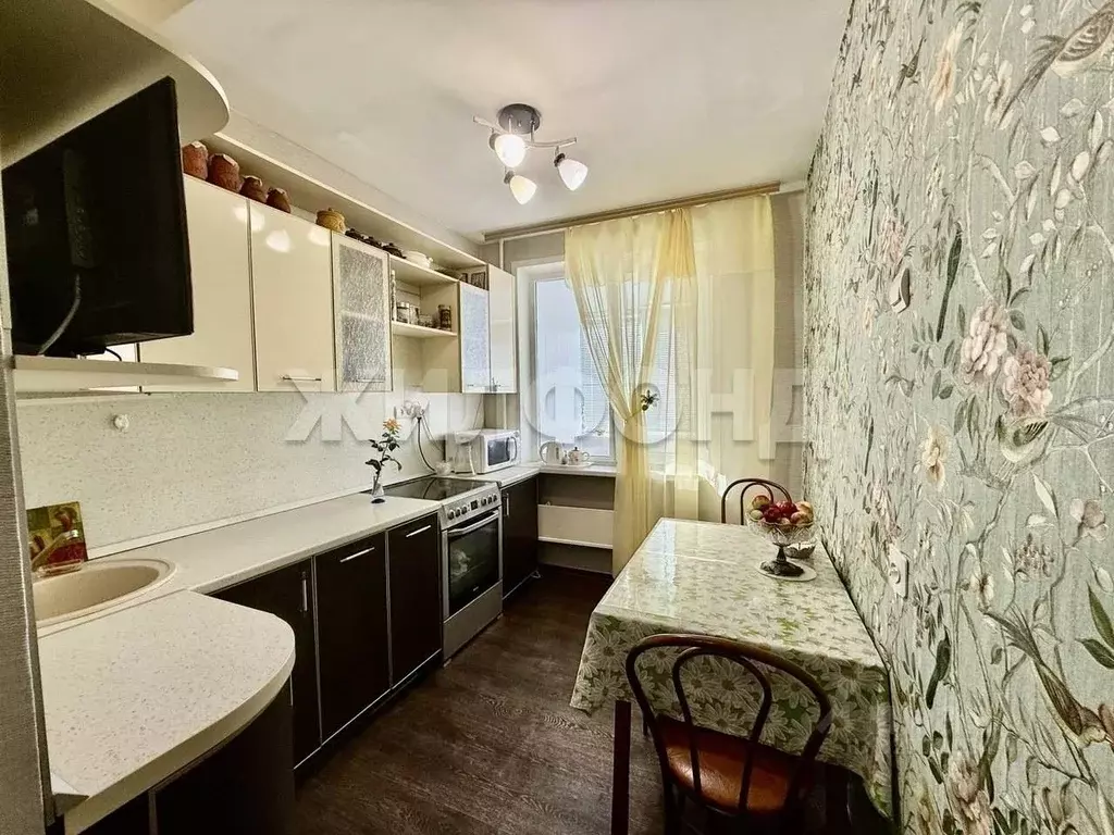 3-к кв. Самарская область, Тольятти 12-й кв-л, бул. Гая, 18 (60.0 м) - Фото 0
