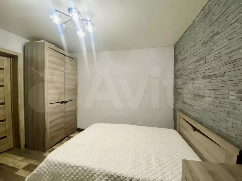 Комната 15 м в 3-к., 1/1 эт. - Фото 1