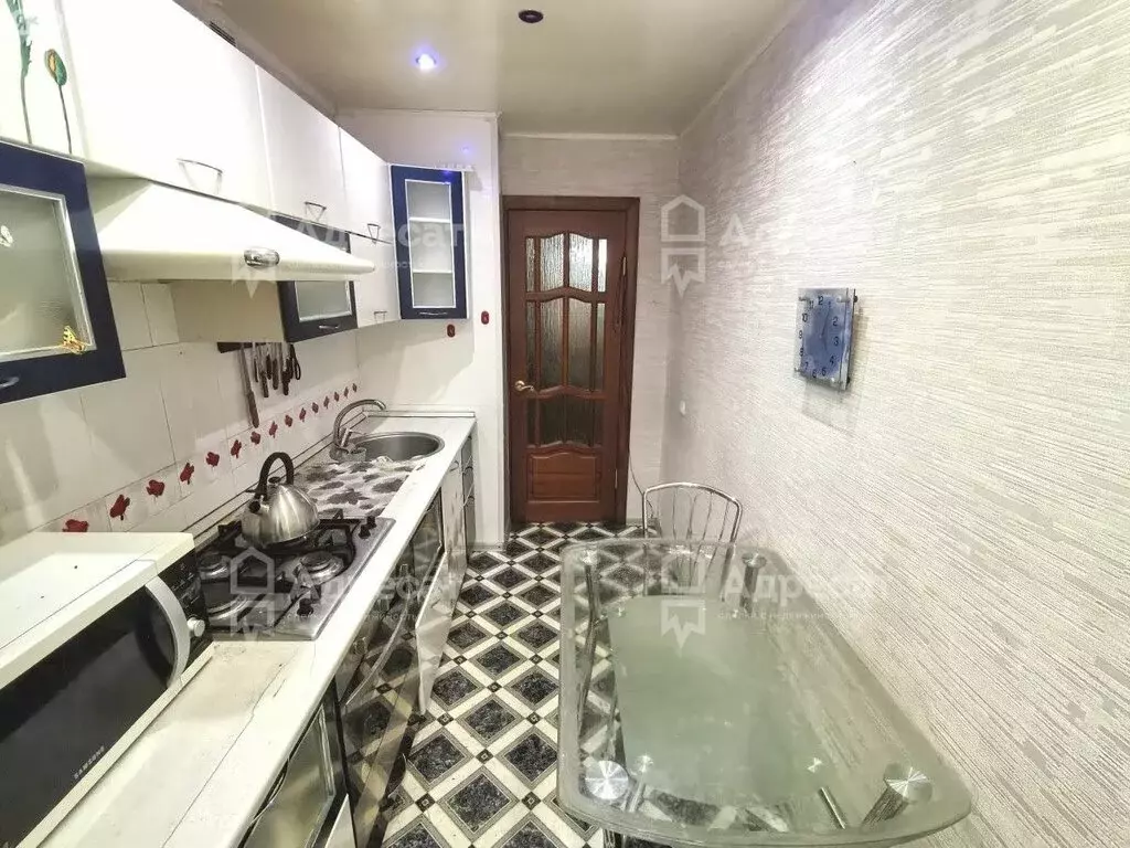 2-комнатная квартира: Волжский, улица имени Генерала Карбышева, 121 ... - Фото 1