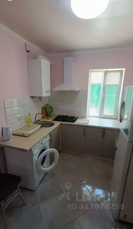 Дом в Крым, Феодосия ул. Сурожская, 15 (50 м) - Фото 1
