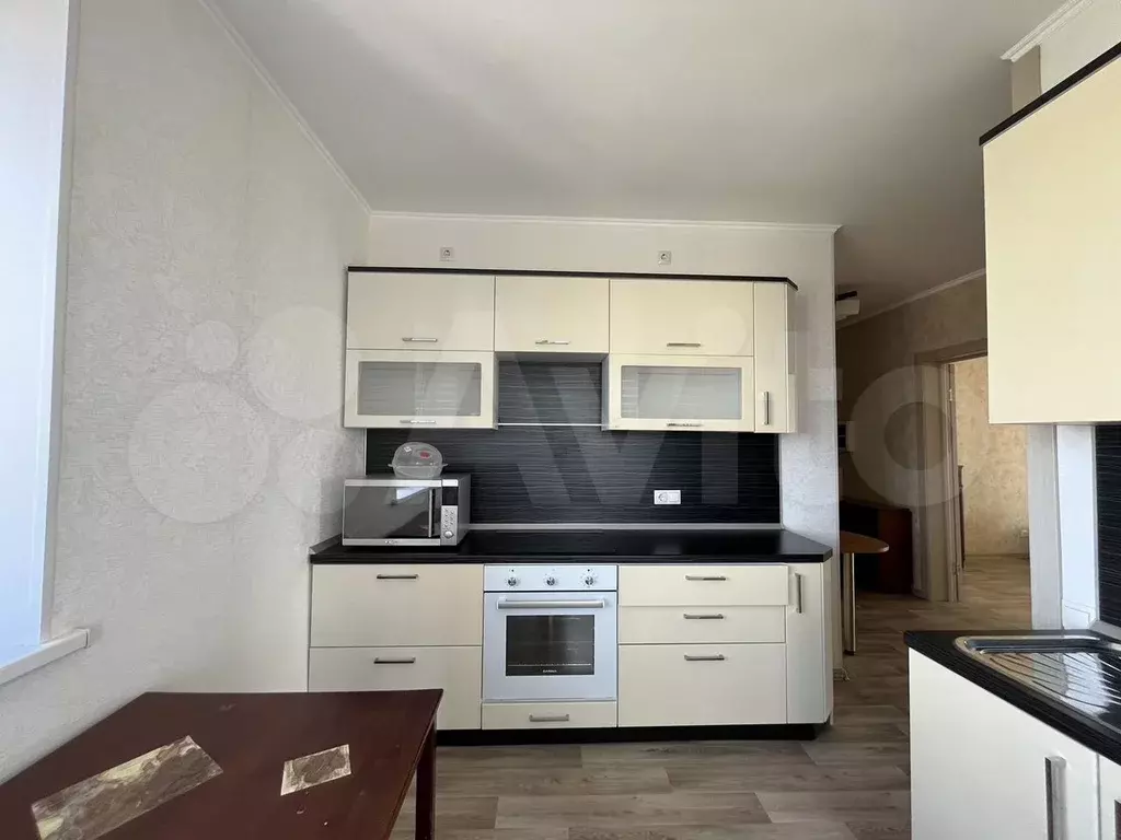 2-к. квартира, 60 м, 12/17 эт. - Фото 1
