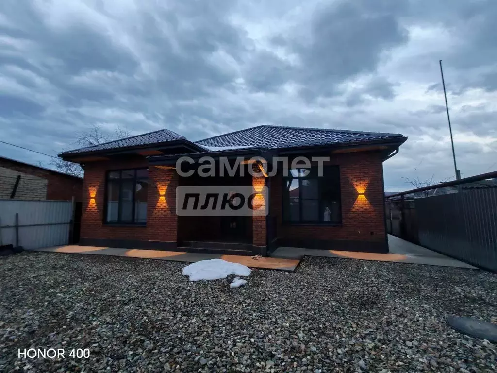 Дом в Адыгея, Майкоп ул. Ворошилова (120 м) - Фото 1