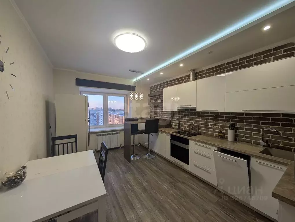 2-к кв. Тюменская область, Тюмень ул. Салтыкова-Щедрина, 58/3 (70.0 м) - Фото 2