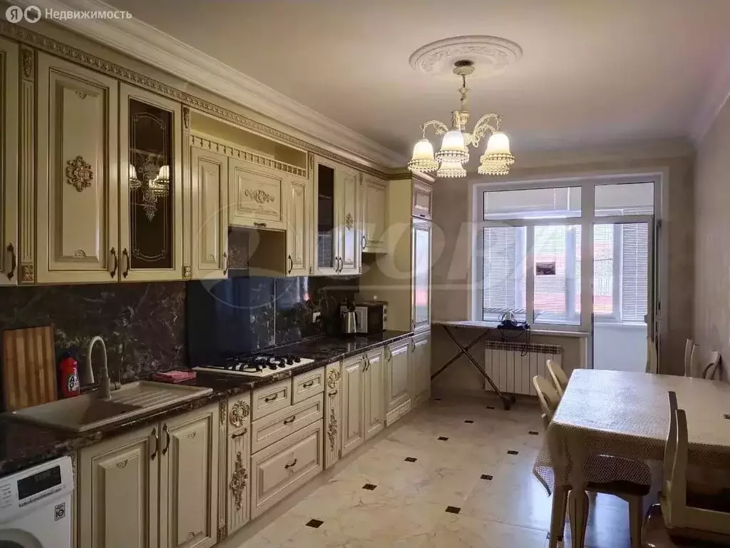 3-комнатная квартира: Дербент, улица Салаватова, 19 (100 м) - Фото 1