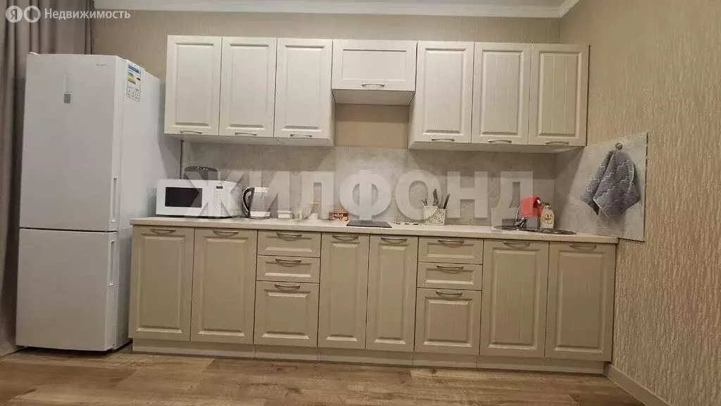 1-комнатная квартира: Абакан, улица Генерала Тихонова, 6 (42 м) - Фото 1