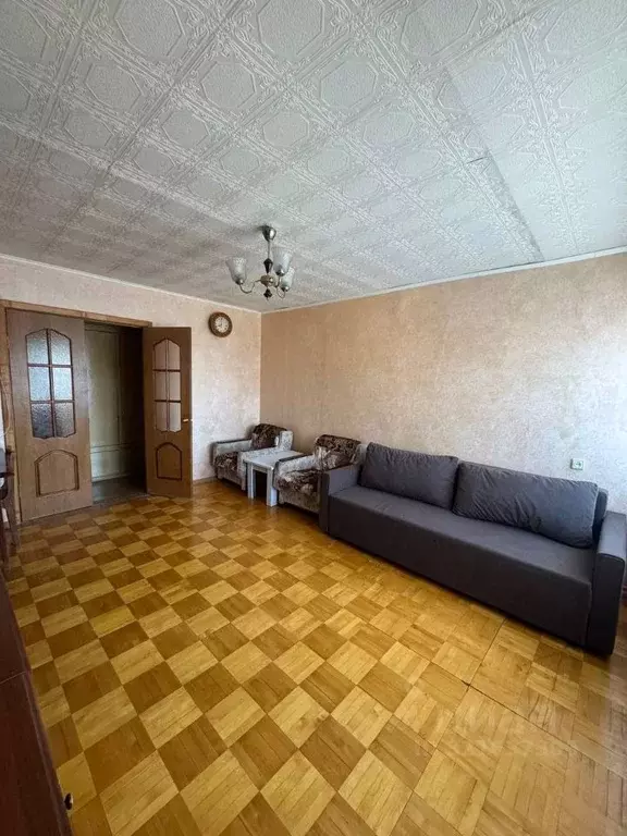 2-к кв. Удмуртия, Ижевск ул. имени Вадима Сивкова, 111 (50.0 м) - Фото 1