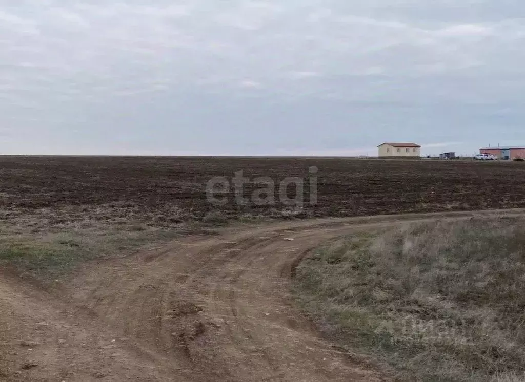 Участок в Крым, Сакский район, Суворовское с/пос, с. Великое ул. Мира ... - Фото 1