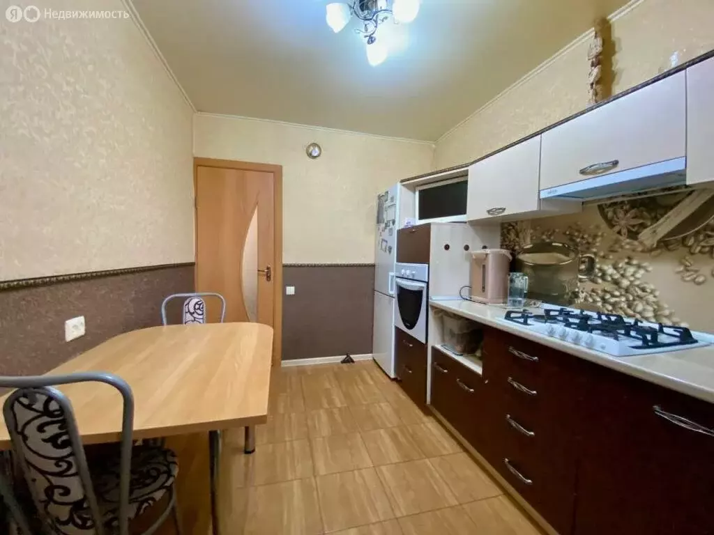 3-комнатная квартира: Уфа, улица Адмирала Ушакова, 86/1 (63.5 м) - Фото 1