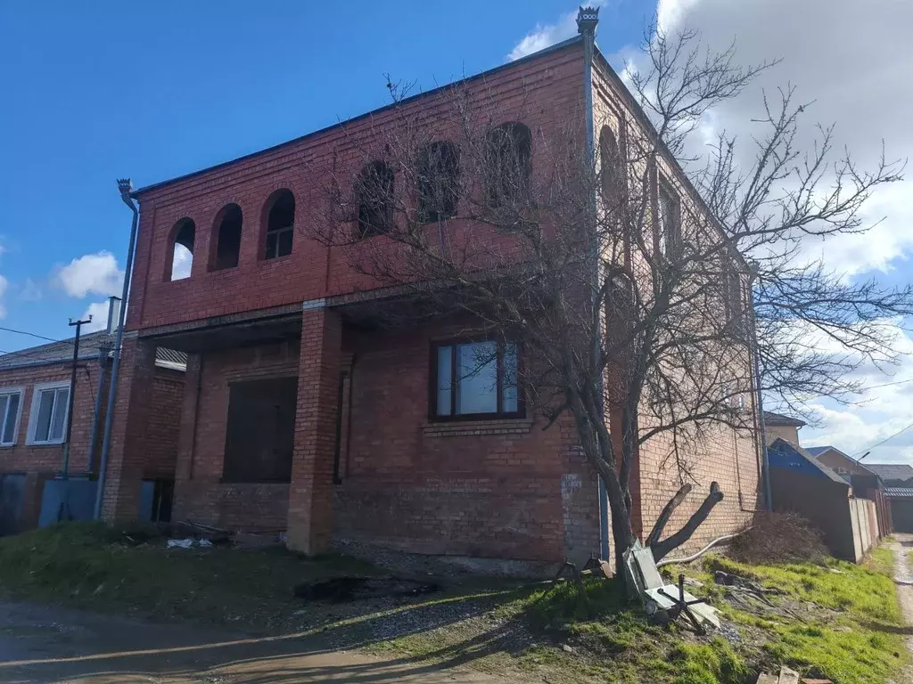 Дом в Адыгея, Тахтамукайский район, Яблоновский пгт проезд 2-й ... - Фото 1