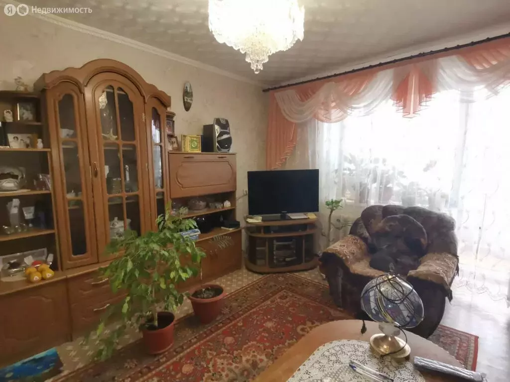 4-комнатная квартира: Октябрьский, 34-й микрорайон, 8А (77.7 м) - Фото 0