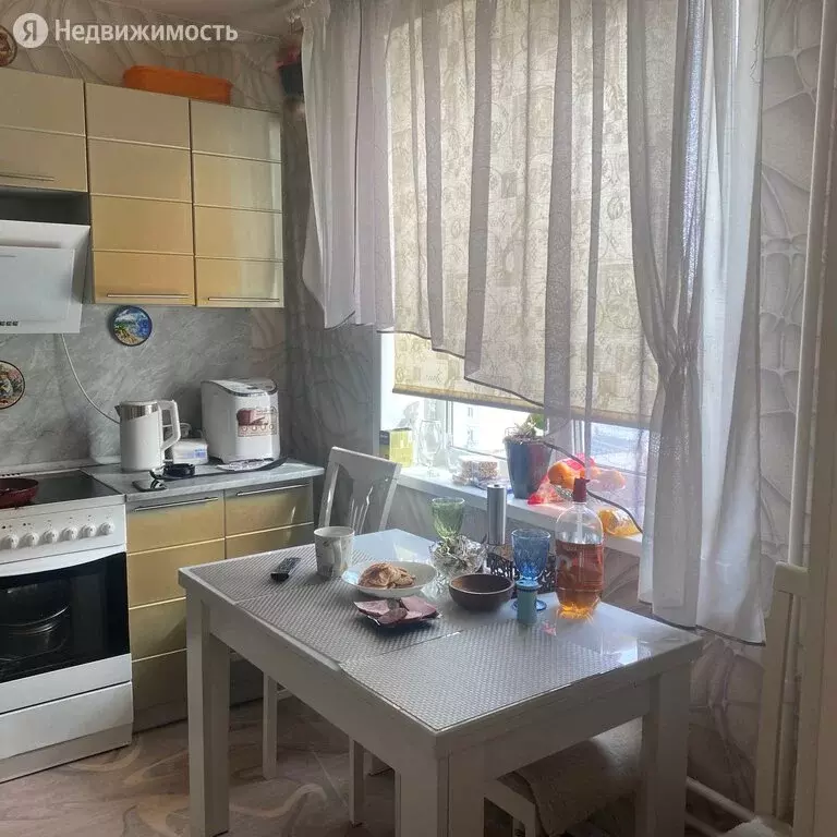 4-комнатная квартира: Междуреченск, проспект Шахтёров, 61 (86.5 м) - Фото 1