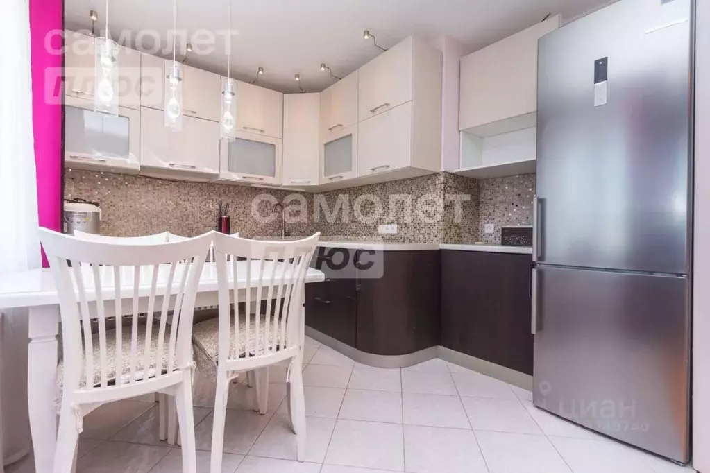 3-к кв. Башкортостан, Уфа Караидельская ул., 6 (81.0 м) - Фото 0