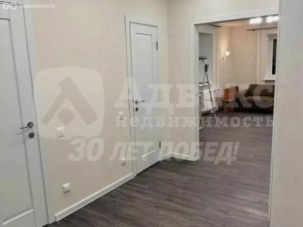 2-комнатная квартира: Тюмень, улица 50 лет ВЛКСМ, 33 (68 м) - Фото 2