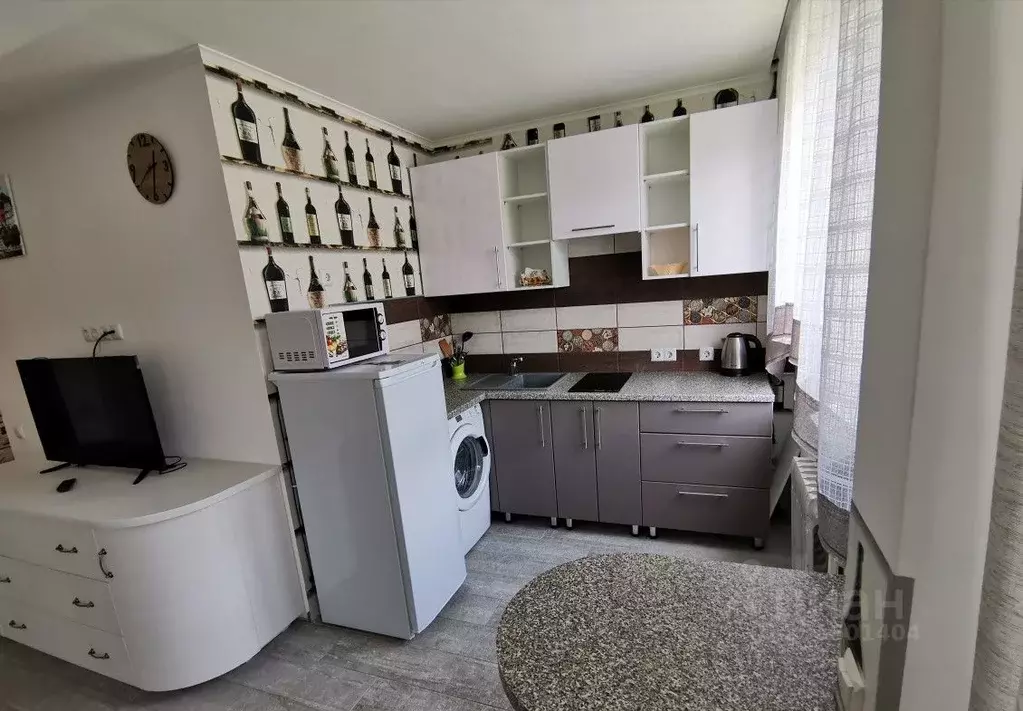 Студия Алтайский край, Белокуриха ул. Братьев Ждановых, 13/1 (33.0 м) - Фото 1