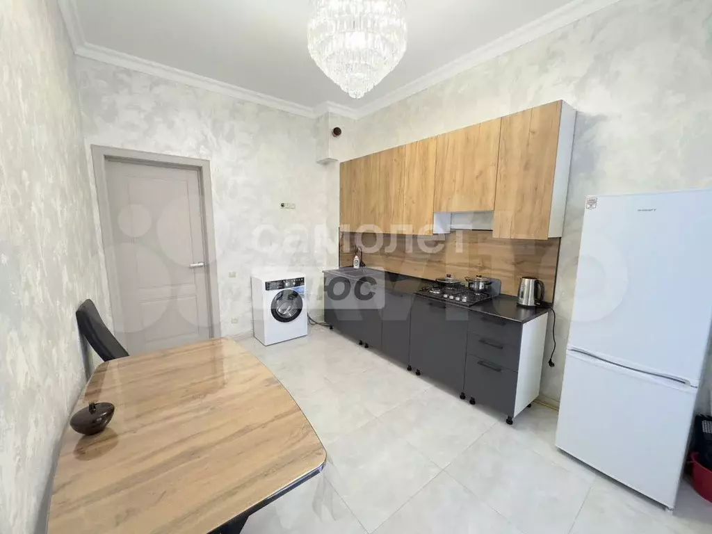 1-к. квартира, 45 м, 1/1 эт. - Фото 1